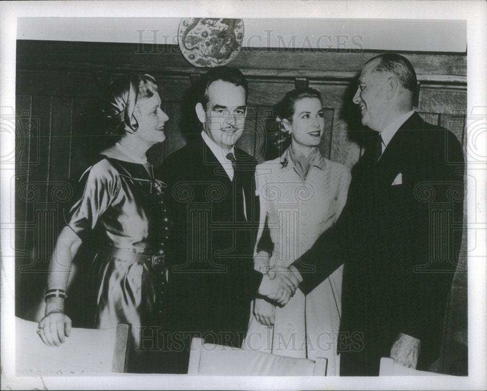 1958 Press Photo Grace Kelly, Prince Rainier, Mr. & Mrs. John Kelly - RSC33589