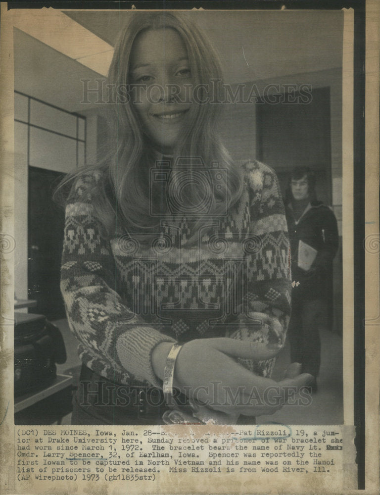 1973 Press Photo Pat Rizzoli POW Navy Officer Larry Spencer Girlfriend