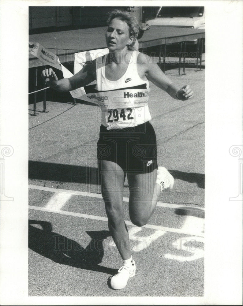 1988 Press Photo Lori Schafer Women&#39;s Winner In Half Marathon In Lake County- Historic Images