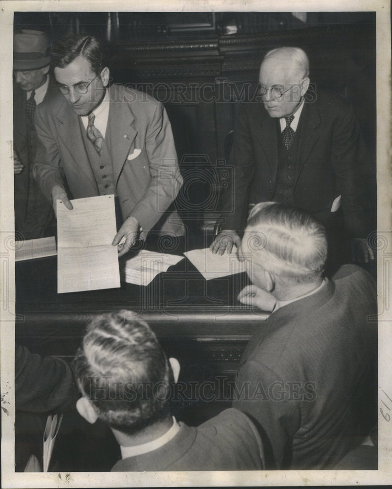 1942 Press Photo Michael Mulcahy Local Sugar Ration Administrator Chicago- Historic Images