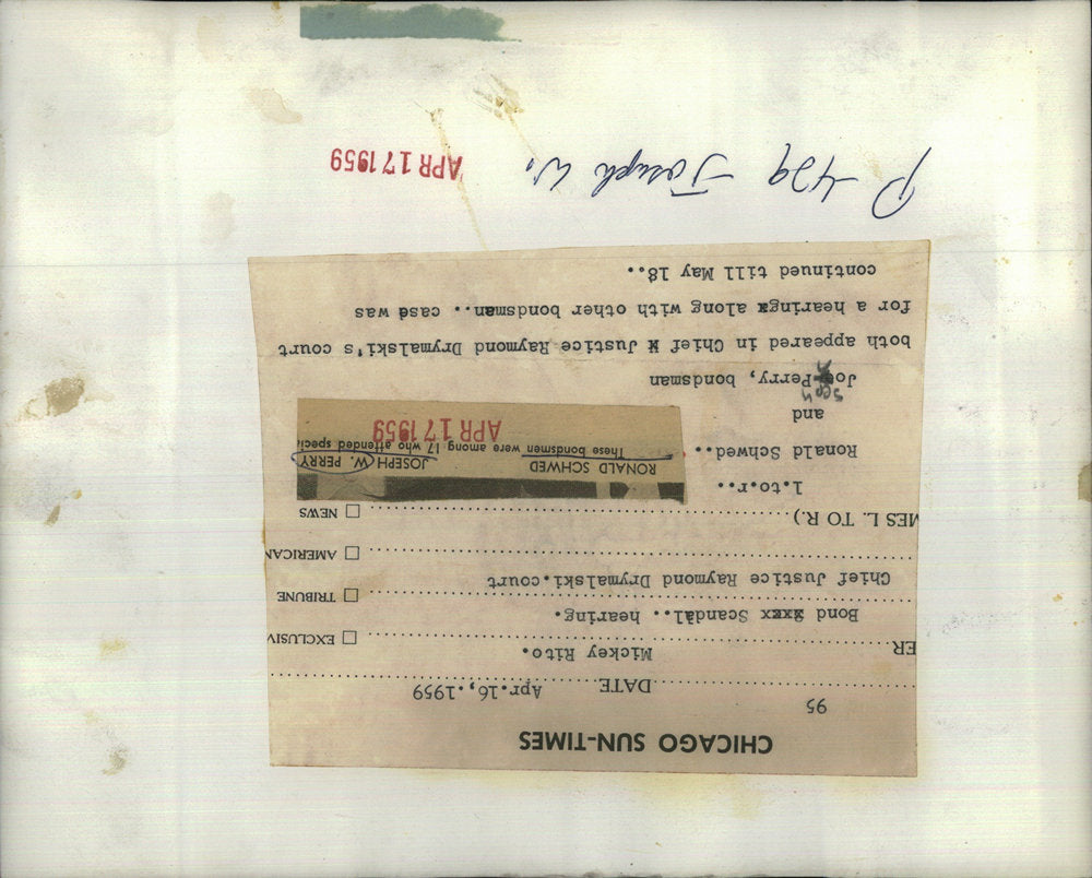 1959 Press Photo Bondsmen Ronald Schwed, Joseph Perry at Chicago scandal hearing