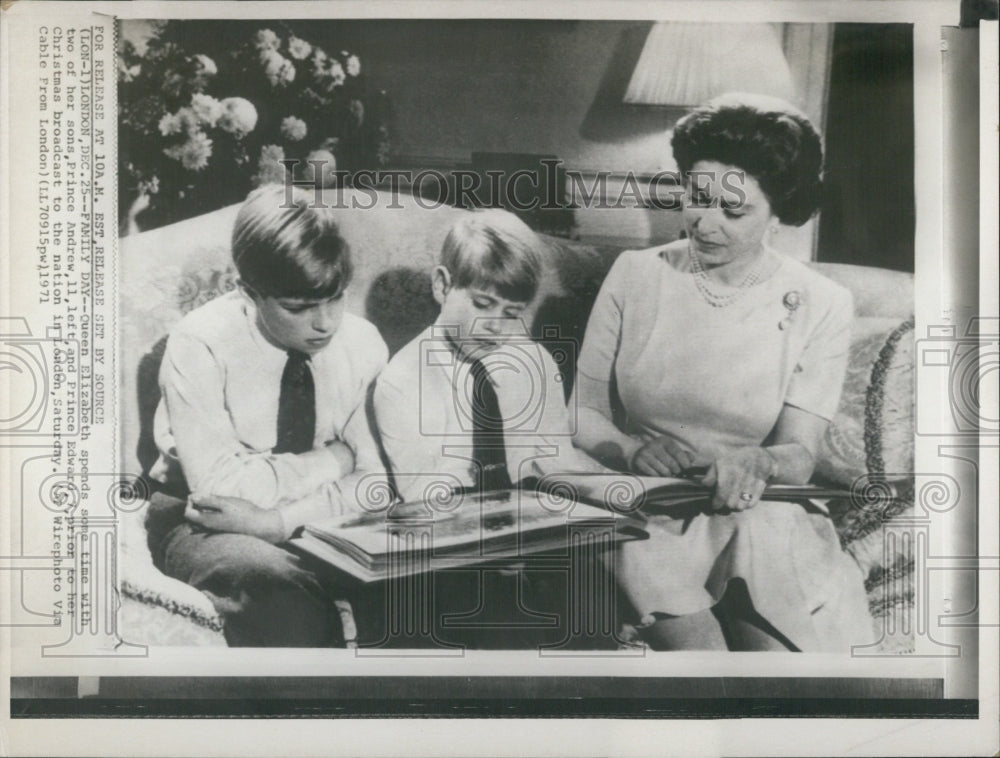 1971 Press Photo Queen Elizabeth with Sons Edward and Andrew on Christmas Day- Historic Images