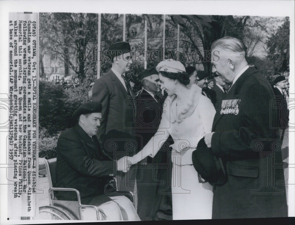 1957 Press Photo Queen Elizabeth &amp; Prince Philip in Canada at War Memorial- Historic Images