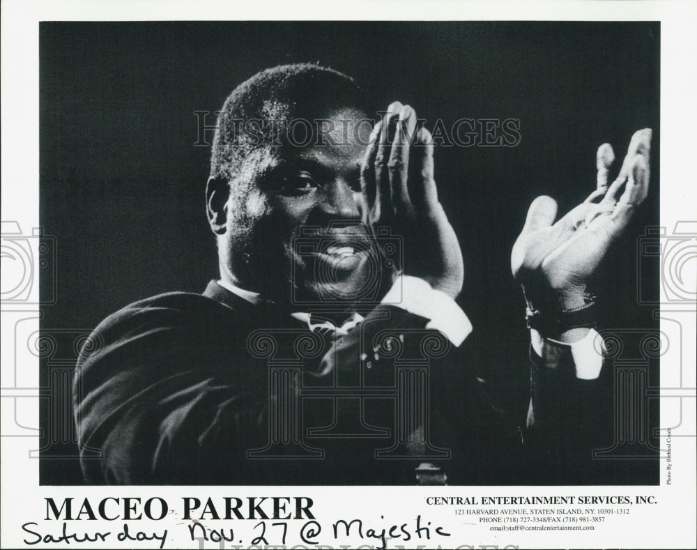 2000 Press Photo Maceo Parker Plays At The Majestic COPY Claps His Hands- Historic Images