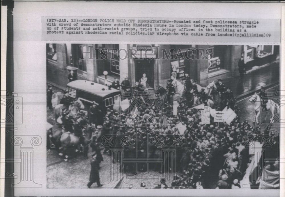 1969 Press Photo London Demonstrations Rhodesian- Historic Images