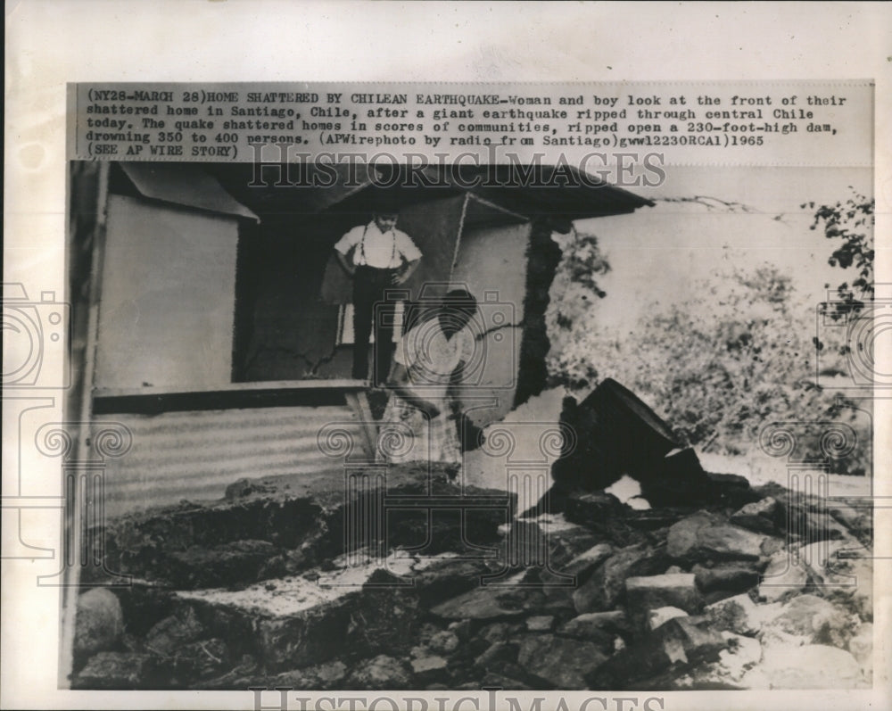 1965 Press Photo Chile Disasters Home Crumbled After Earthquake- Historic Images