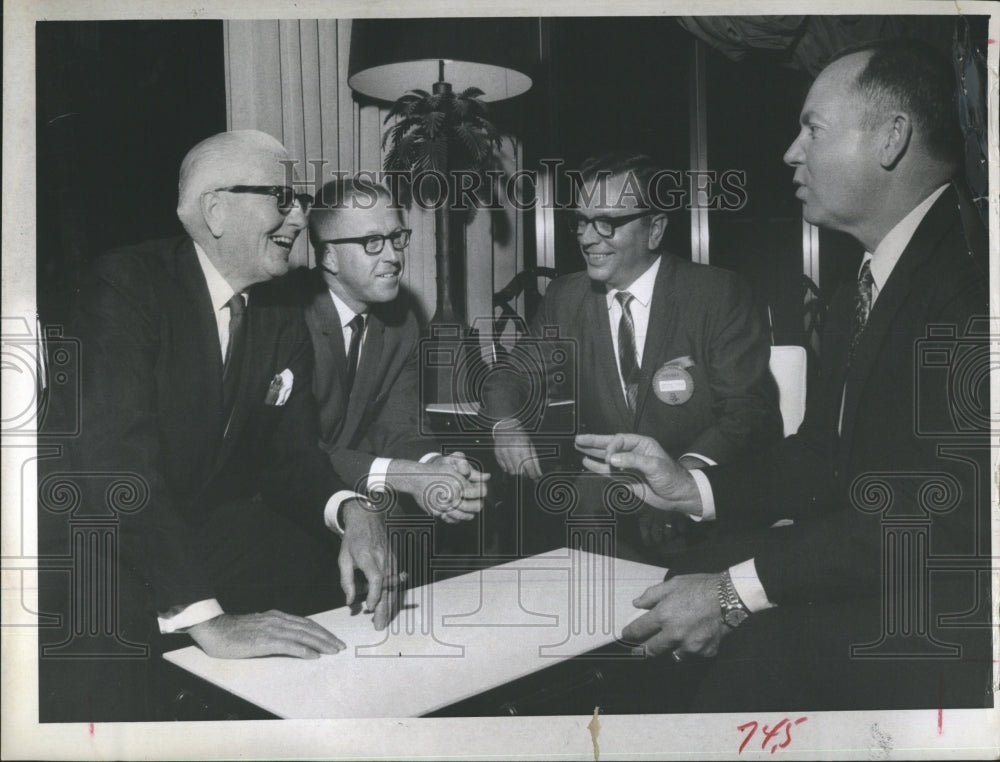 1969 Press Photo Arthur H. Motley, Port-o-Call dinner- Historic Images