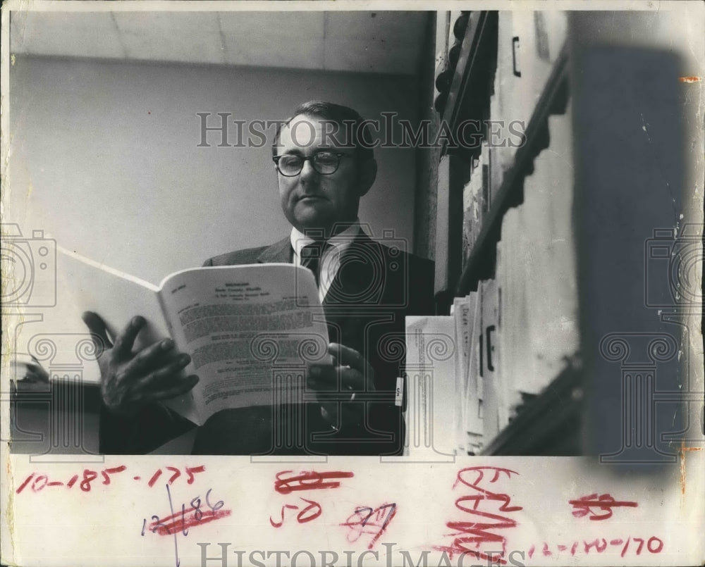 1971 Press Photo Pictured is William R. Hough.- Historic Images