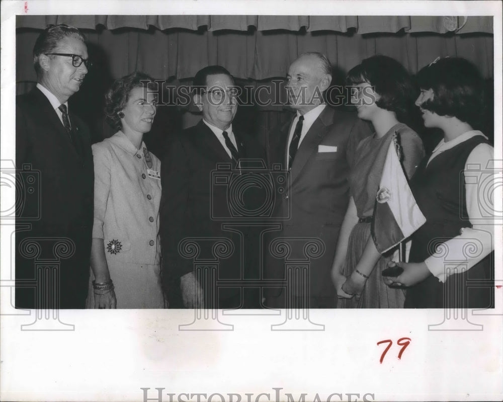 1965 Press Photo Ray Daniels Mrs Bettie Sheler Mayor Turner - Historic Images