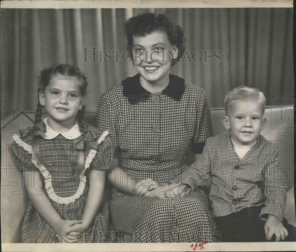 1959 Press Photo Mrs. H. Floyd Mann, son Ricky, & daughter Mary- Historic Images