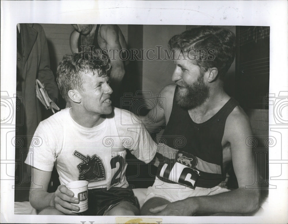 1959 Press Photo Geoffrey Watt Johnny Kelley - RSH24601- Historic Images