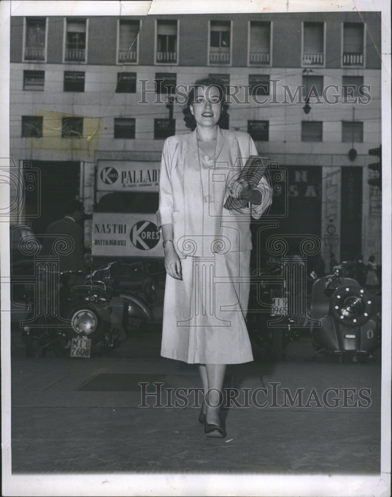 1951 Press Photo Susanne Downing Operatic Soprano.- Historic Images