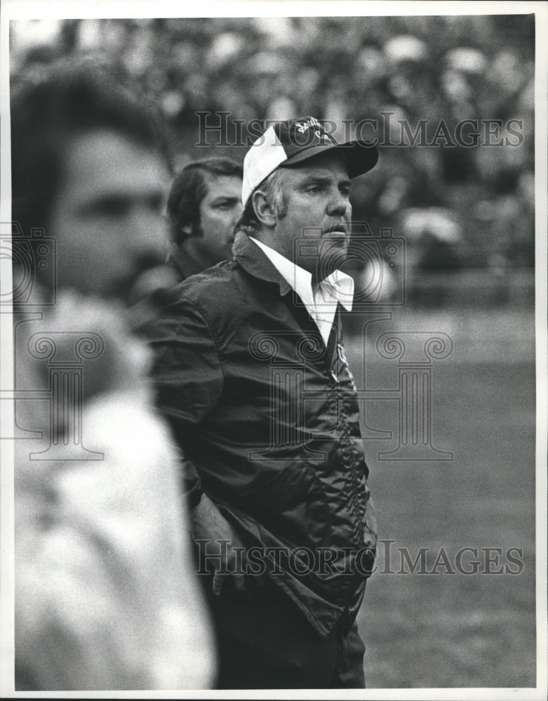 1975 Press Photo John Robinson University of Southern California Coach - Historic Images