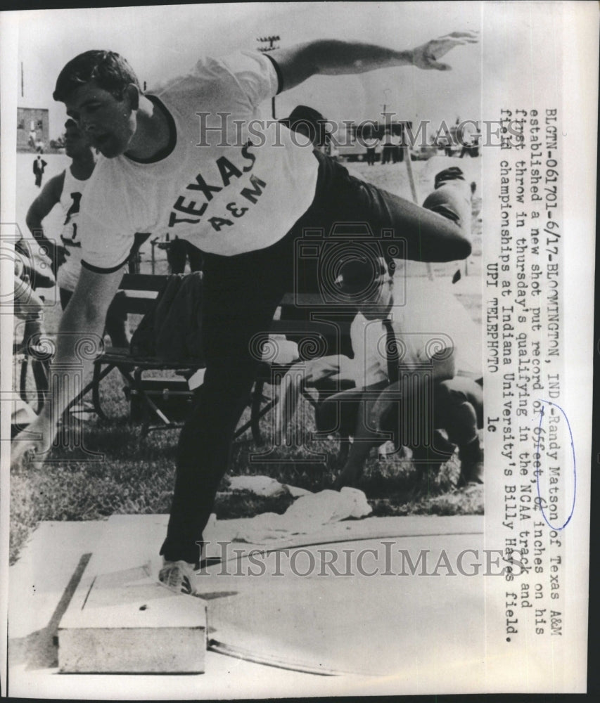 1966 Press Photo Randy Watson, Texas A & M, sets new shot put record.- Historic Images