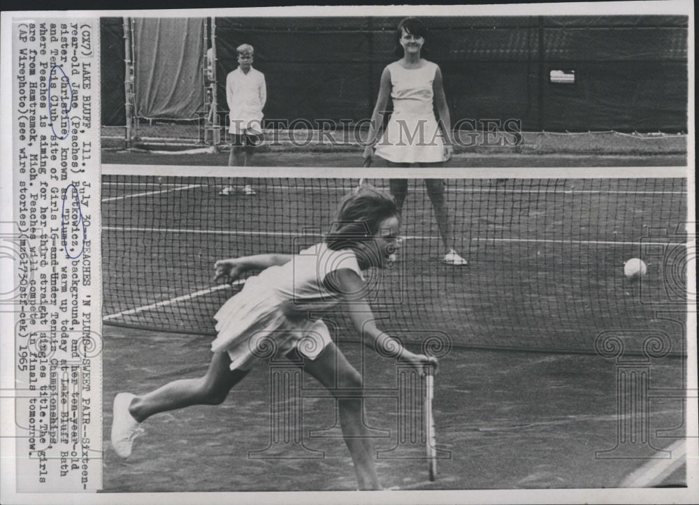 1965 Press Photo Bartkowicz Jane Peaches Christine Plume Lake Bluff Tennis Club- Historic Images