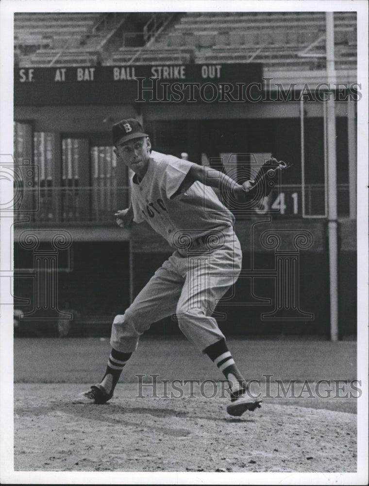 1964 Press Photo MLB Player, Joe Coleman Jr., throwing a pitch.- Historic Images