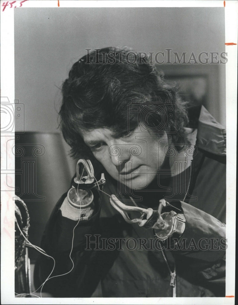 1973 Press Photo Actor Michael Cole in &quot;Beg, Borrow Or Steal&quot;- Historic Images