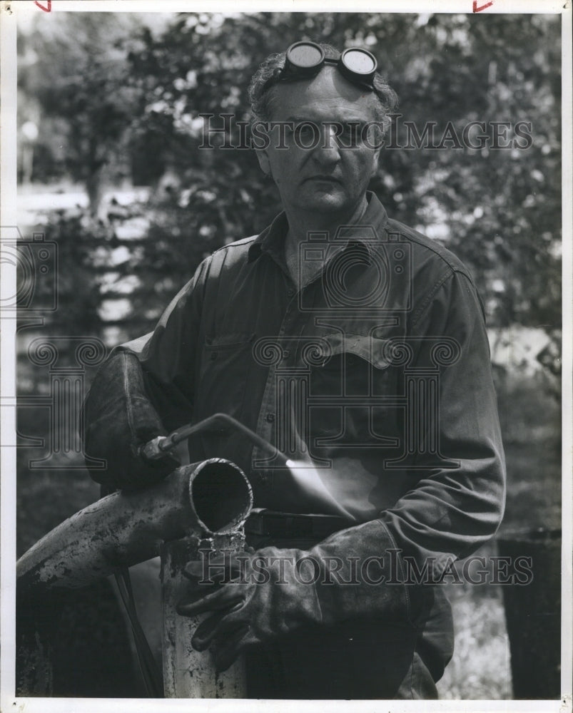 1959 Press Photo Ezio Martinez Sculptor- Historic Images