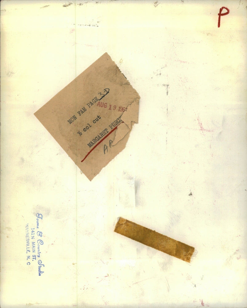 1964 Press Photo Margaret Purcell and another beauty queen. - RSH42265