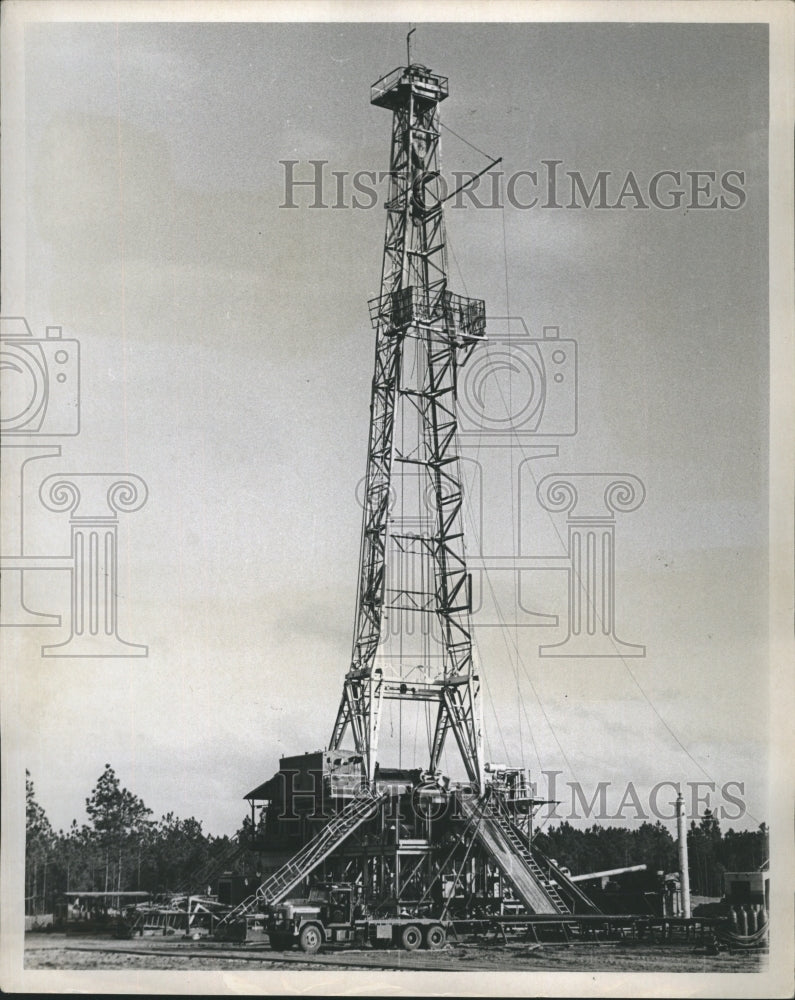 1973 Press Photo One of the early rigs at Jay, FL. - RSH43231