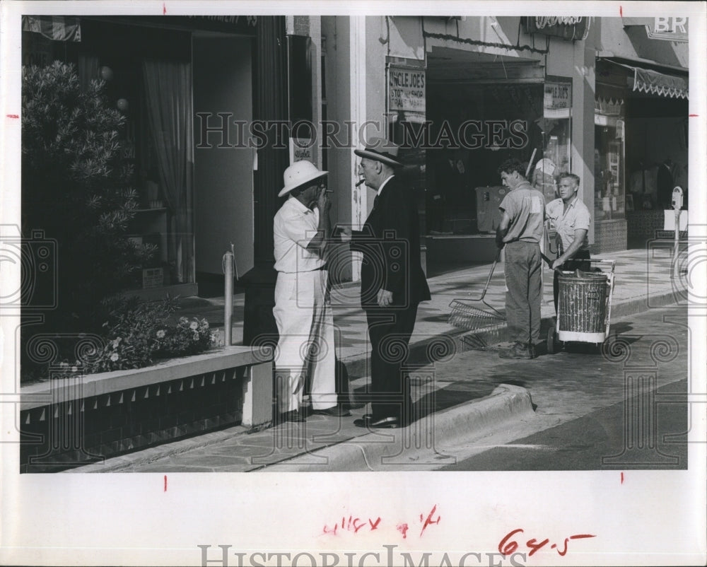 1965 Press Photo Nick Nuccio with unnamed man - RSH49863