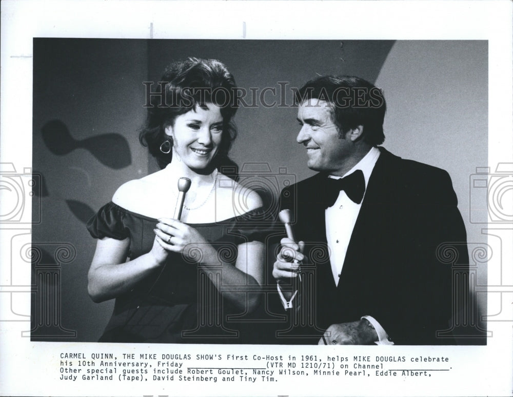 1971 Press Photo Quinn Co-Host on Mike Douglas Show - RSH50145