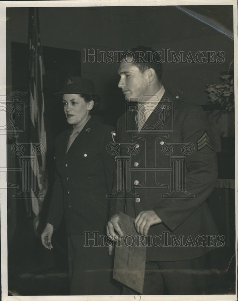 Press Photo Sgt. and Mrs. George Symons, Jr. - RSH57343