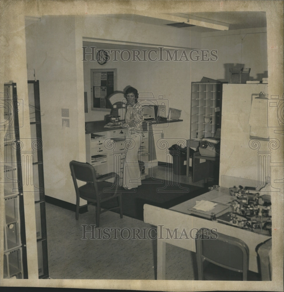 1976 Press Photo Acting Postmaster Angela Hall - RSH60339