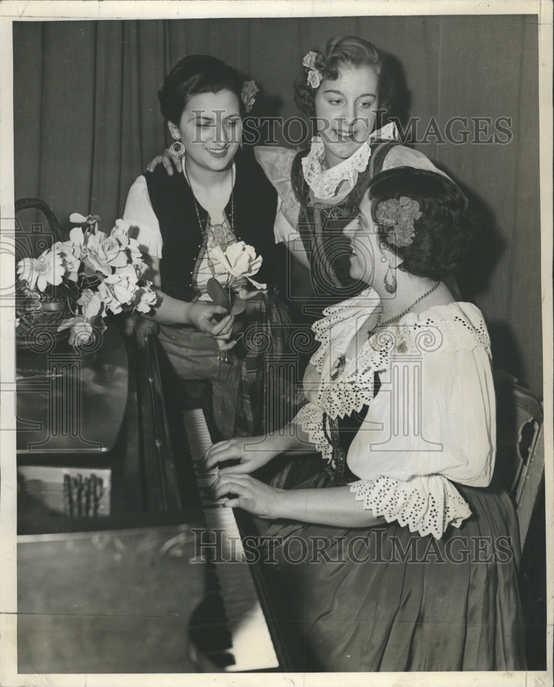 1935 Press Photo Chicago Conservatory Music Neopolitan Songs - RSH65443