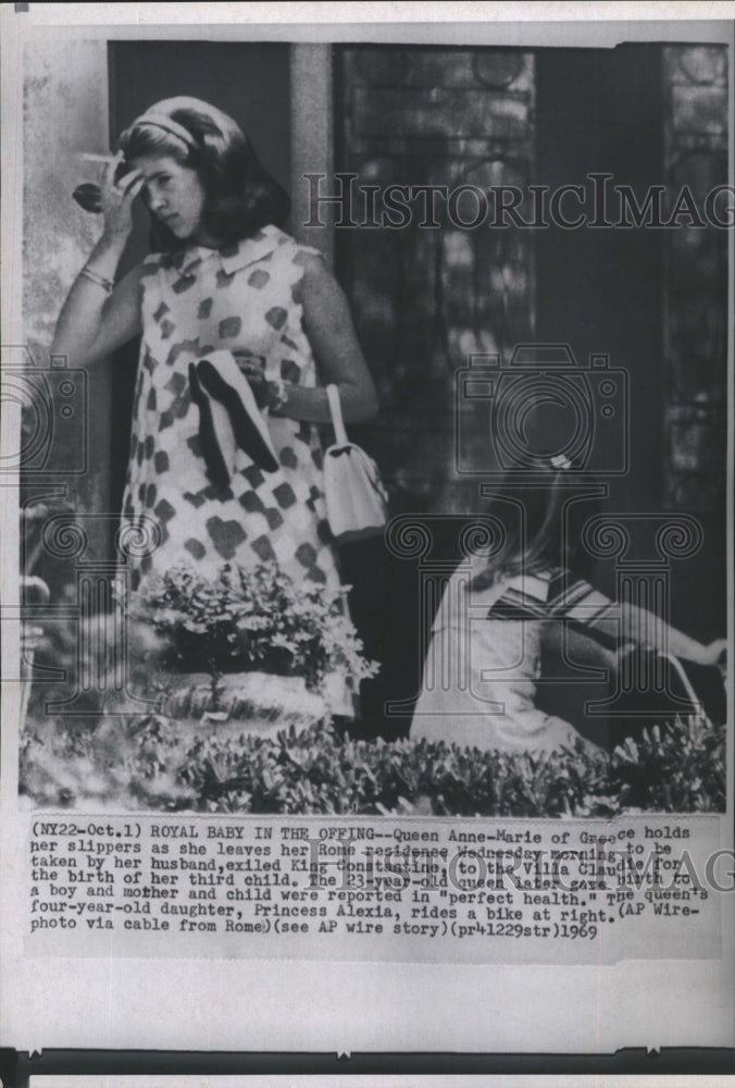 1969 Press Photo Queen Anne-Marie Greece Pregnant - RSH69971