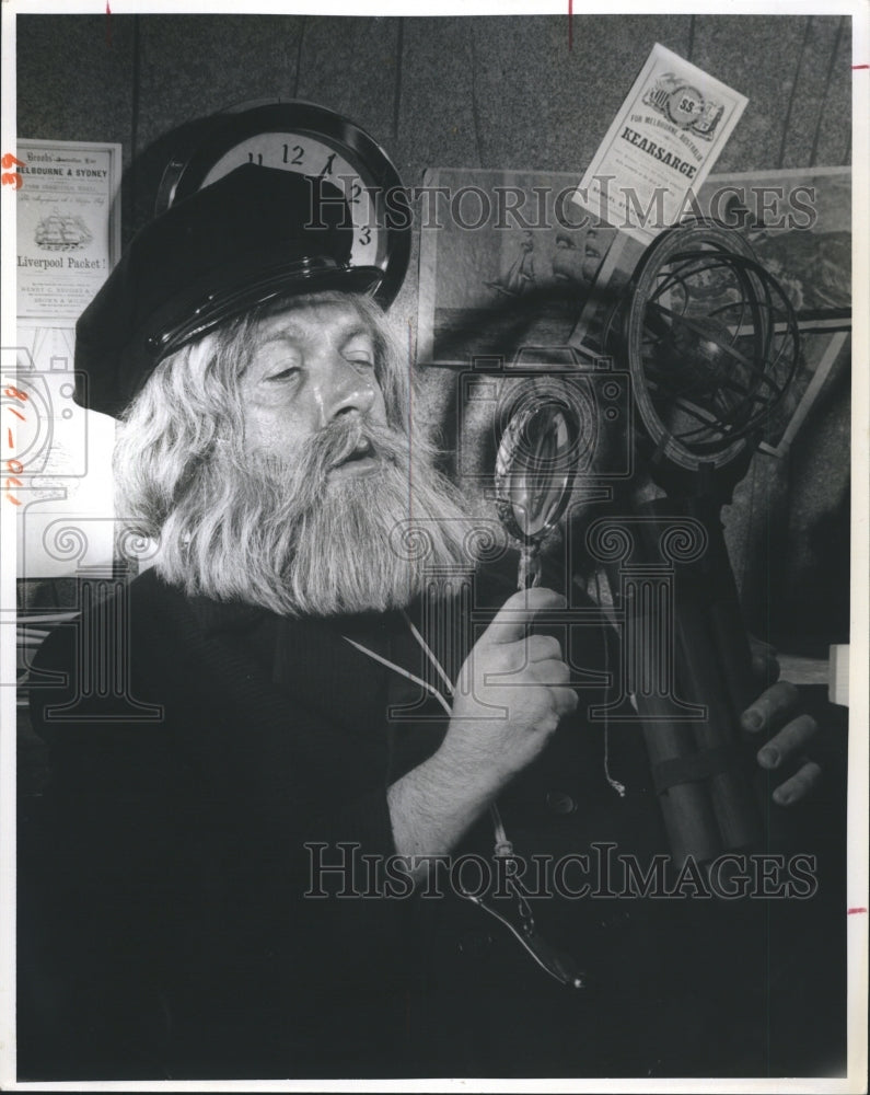 1975 Press Photo Max Gluack stars as the captain in "The Sea" - RSH70137