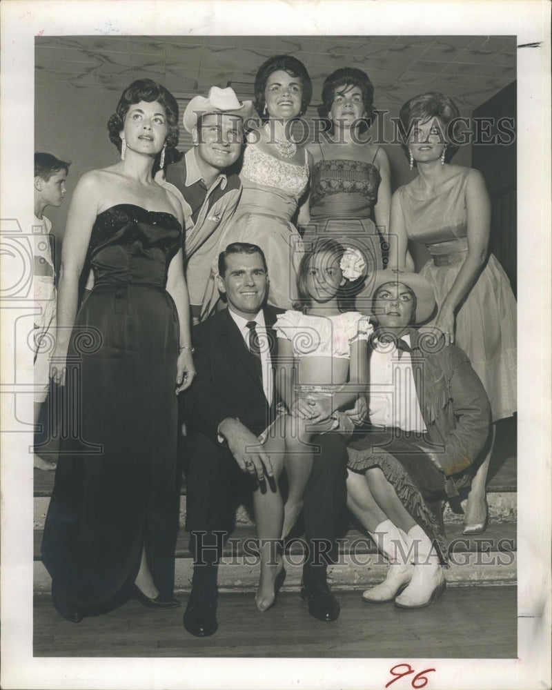 1963 Press Photo Sertoma Summer Carnival Performers Group Picture - RSH73373