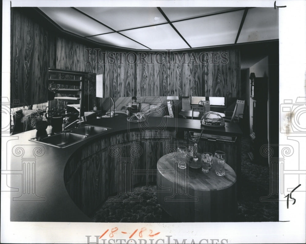 1978 Press Photo Kitchen at The Races house - RSH73953