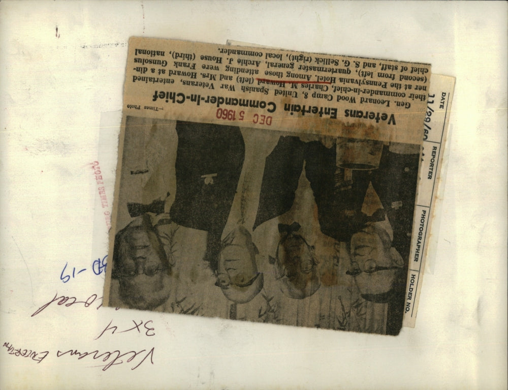 1960 Press Photo Charles & Mrs Howard hosted a dinner to for Spanish War Veteran