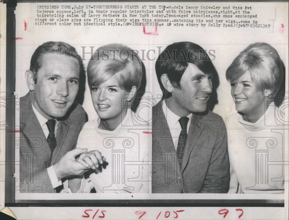 1967 Press Photo Top Model Denny Shiveley and Miss Pat Dejerez. - RSH76479