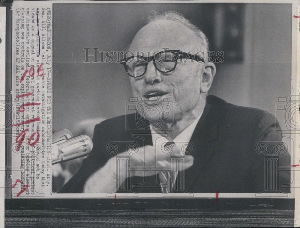 1971 Press Photo Asst. Atty.Gen Will Wilson at senate investigation subcommittee