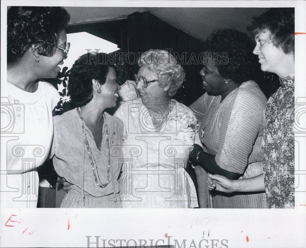 1980 Press Photo Hariette Tallaksen St. Petersburg Woman Jailer Retirement- Historic Images