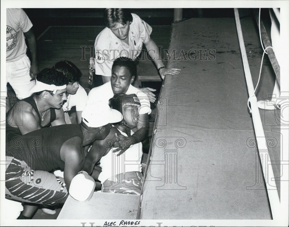 1987 Press Photo Boxer Alec Rhodes - RSJ03005