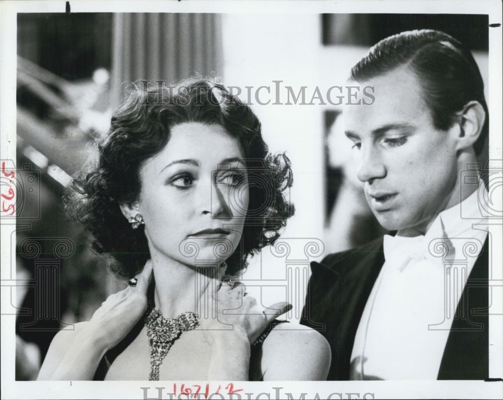 1983 Press Photo Actor Nicholas Farrell and Actress Cherie Lunghil - RSJ13037