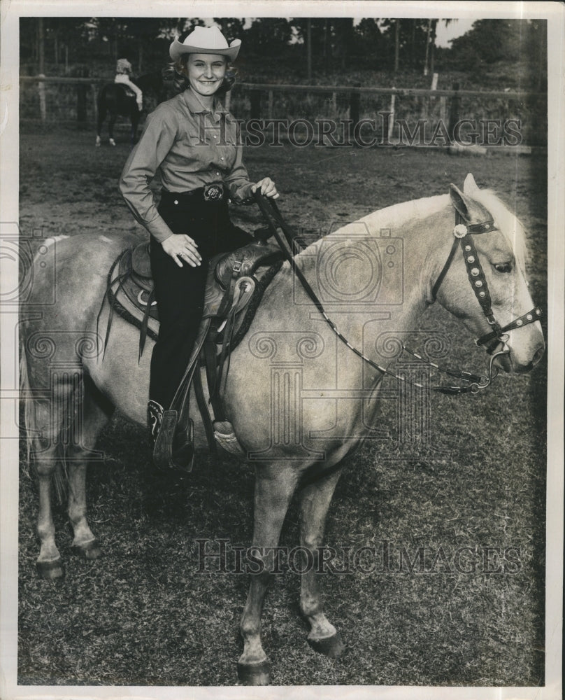 1959 Press Photo Nancy Wright Clearwater Fun N Sun Festival Rodeo Contestant- Historic Images