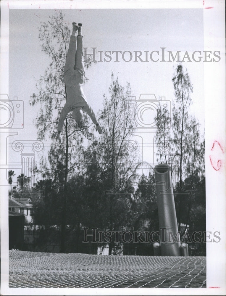 1963 Press Photo Faye Zacchini, Human Cannon Ball- Historic Images