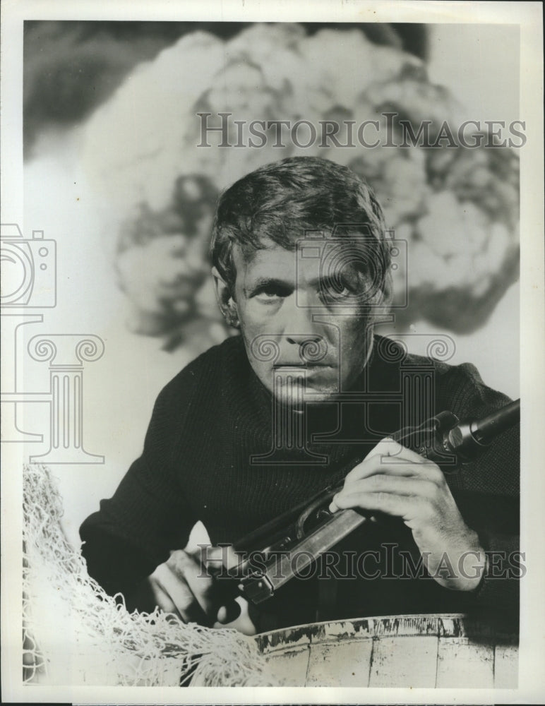 1967 Press Photo Ron Harper in &quot;Garrison&#39;s Gorillas&quot;- Historic Images