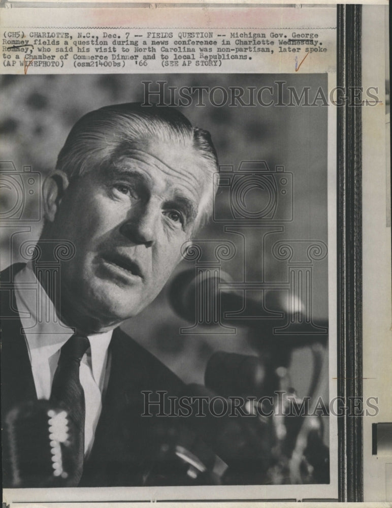 1966 Press Photo Michigan Governor George Romney During News Conference - Historic Images