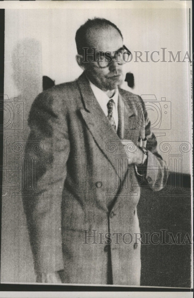 1958 Press Photo Dr Robert E Garrett Goes On Trial- Historic Images