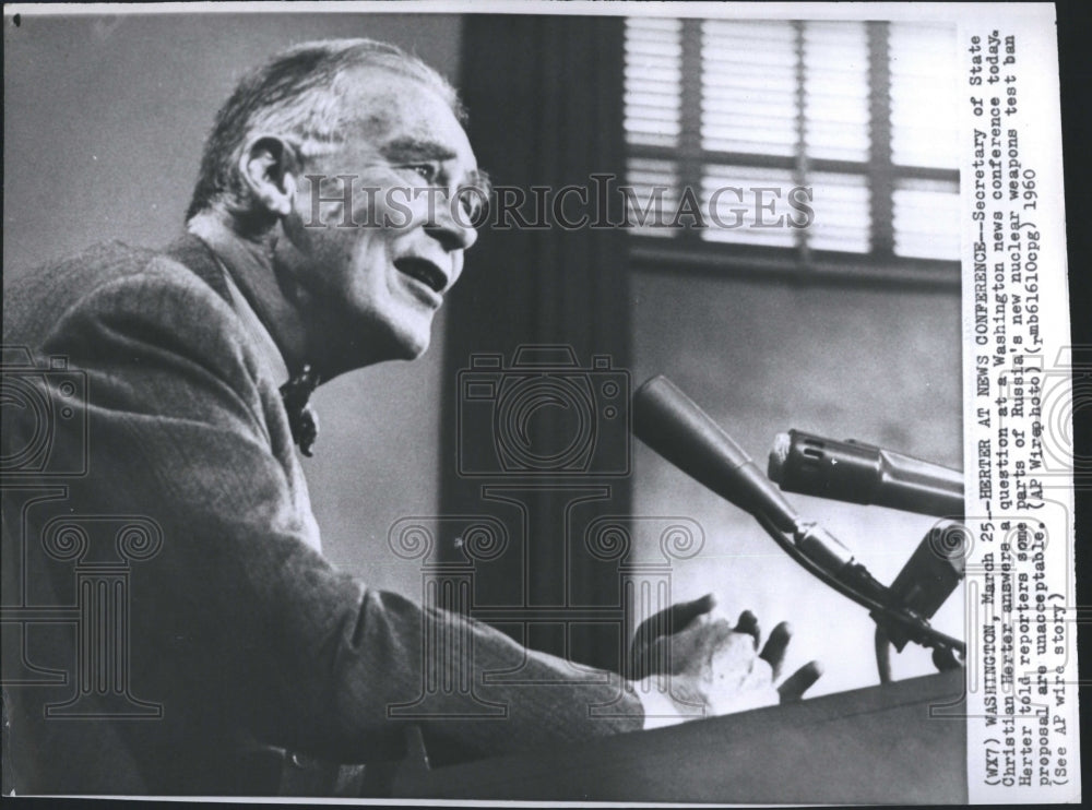 1960 Press Photo Sec. of State Herter Speaks on Russian Nuclear Weapons - Historic Images