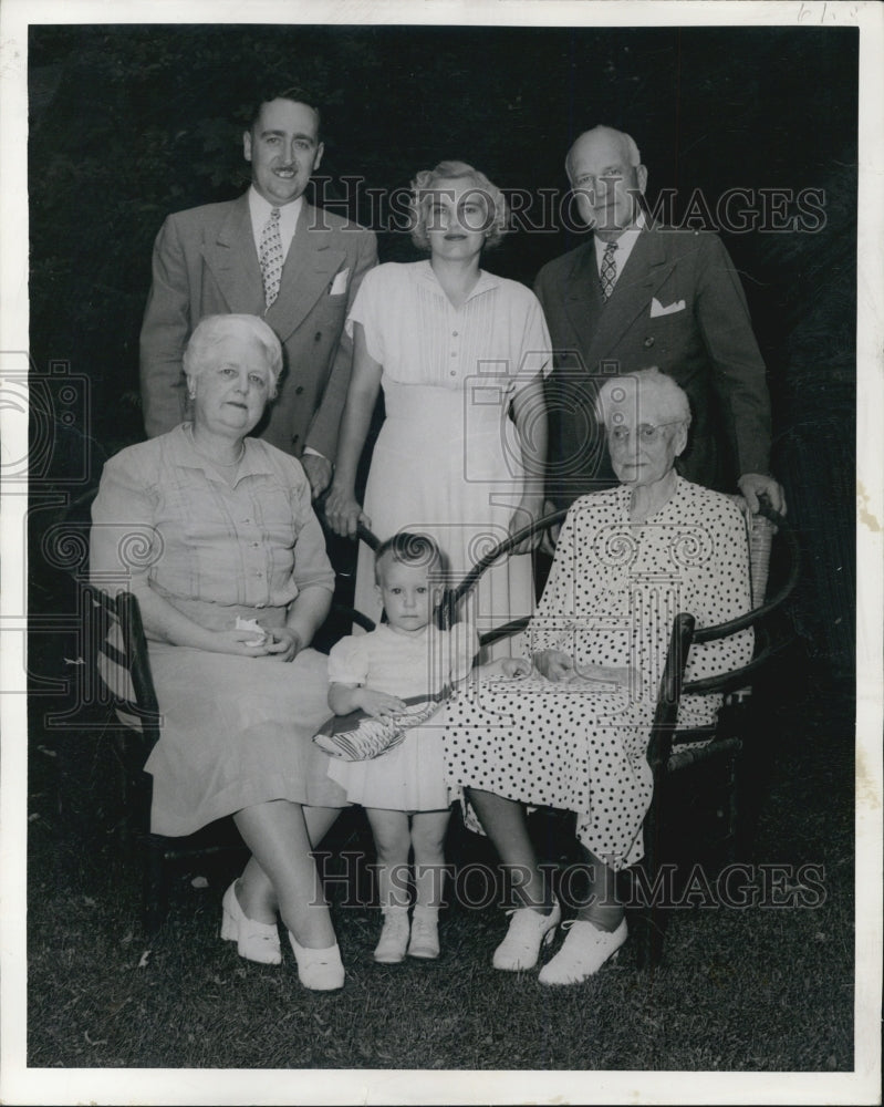 1949 Press Photo Pres of Northwestern U Carl E Ell and family- Historic Images