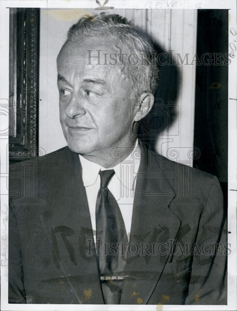 1951 Press Photo Alfred B. Cenedella- Historic Images