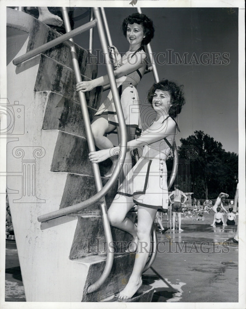 1947 Press Photo Katherine and Margaret Malloy,TWA hostesses- Historic Images