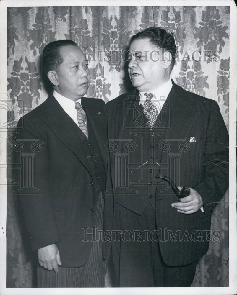 1949 Press Photo Author,journalist George Sokolsky & Gen UN Pres C Romulo- Historic Images