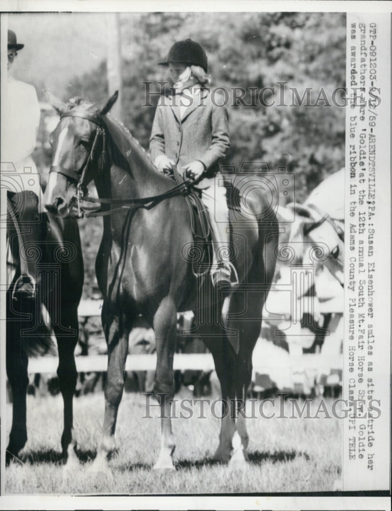 1959 Press Photo Susan Eisenhower on a horse- Historic Images